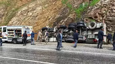 Bitlis'te Tanker Devrildi: Sürücü Yaralandı