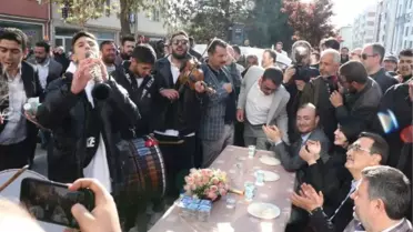 Bakan Dönmez Romanlarla buluştu