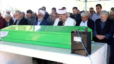 Adanada eski damatlar tarafından öldürülen anne ve kızın cenazeleri toprağa verildi