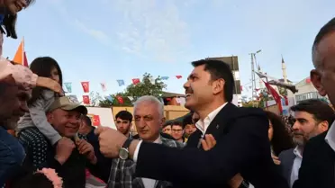 Bakan Kurum, Ümraniye'de 'Temel Atma ve Komşu Finans Evleri Anahtar Teslim Töreni'ne katıldı