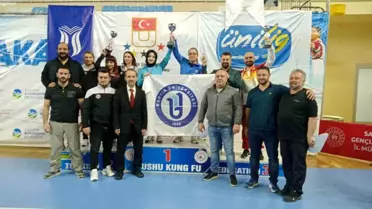 BARÜ öğrencileri ÜNİLİG Türkiye Wushu Şampiyonasında birincilik kupasını kazandı