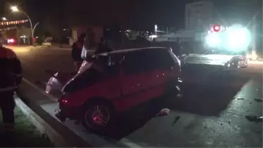 Çorum'da Hafif Ticari Araç ile Otomobil Çarpıştı: 2'si Ağır 3 Yaralı