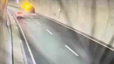 Troya Tüneli'nde Otomobil ve Çekici Çarpıştı: 1 Ölü, 1 Yaralı