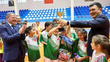 Hacılar Spor Salonu Geleneksel Çocuk Oyunları Şenliği'ne ev sahipliği yaptı