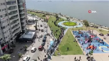 İzmir'de TCG Anadolu için kilometrelerce kuyruk