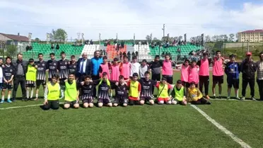 Kadın antrenörün çalıştırdığı erkek takımı şampiyon oldu