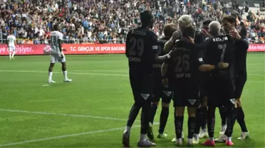 Süper Lig'de bol gollü maç! Düelloyu Adana Demirspor kazandı