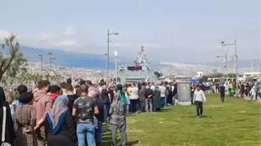TCG Anadolu İzmir'de yoğun ilgi görüyor