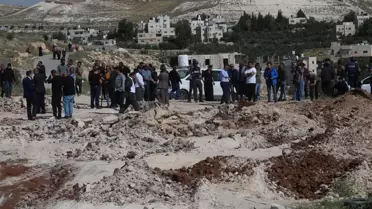 İsrailli yetkililer Filistinli okulunu yıktı