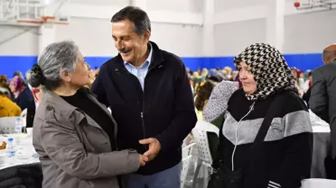 Tepebaşı Belediye Başkanı Ahmet Ataç, mahalle sakinleriyle bir araya geldi