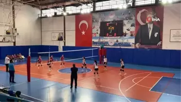 Sinop'ta Okul Sporları Voleybol Küçükler Grup Müsabakaları Başladı