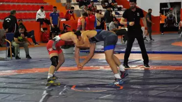 Okul Sporları Güreş Grup Birinciliği Müsabakaları Karsta Yapıldı