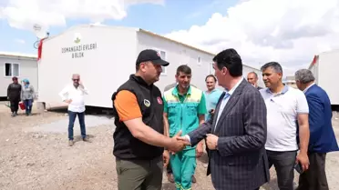 Gaziantep'te depremzedeler için prefabrik konutlar teslim edildi