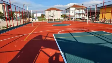 Gölpazarı ilçesindeki halı saha yenileme çalışmaları tamamlandı