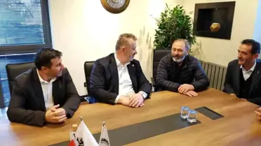 AK Parti İstanbul Milletvekili Adayı Hasan Turan Ataşehir'de İş Yerlerini Ziyaret Etti