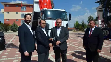 Hayırsever Necdet Sarana Bakan Fatih Dönmez Teşekkür Plaketi Verdi