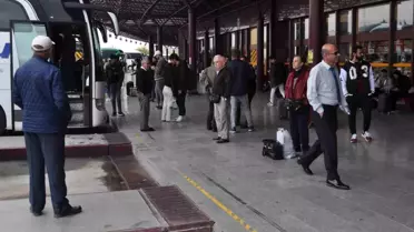 Seçim için memleketine giden vatandaşlar Eskişehir otogarında yoğunluk oluşturdu