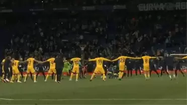 3 yıldır şampiyon olamayan Barcelona, şampiyonluğunu ilan ettikten sonra ezeli rakibinin sahasında kutlama yapmak isteyince ortalık karıştı