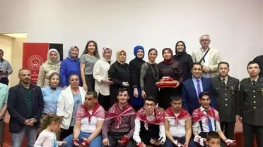Askerlik hayali kuran özel gereksinimli çocuklar için eğlence düzenlendi