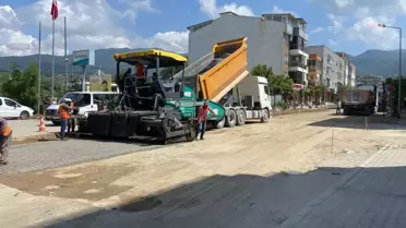 Kuşadası Belediyesi, Davutlar Mahallesi'nin Yollarında Yenileme Çalışmalarını Sürdürüyor