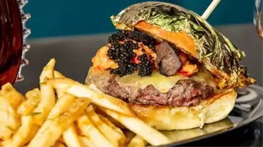 ABD'de şaşırtıcı 14 bin TL'lik hamburger! Hamburgerin değerini artıran şey ise; havyar ve yenilebilir altın