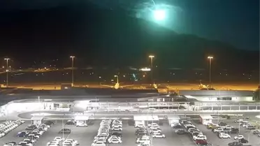 Avustralya'da düşen meteor, gökyüzünü aydınlatırken, halka kısa süreli panik yaşattı