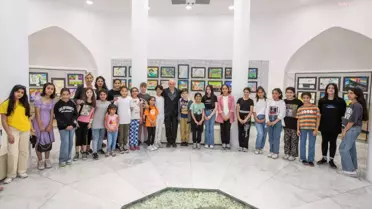 Tunç Soyer, 'Hayalimdeki Sakin Mahalle' Sergisinde Ortaokul Öğrencileriyle Buluştu