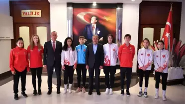 Balıkesirli Sporcular Vali Hasan Şıldak'ı Ziyaret Etti