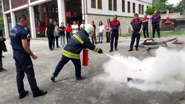 Safranbolu İtfaiye Müdürlüğü, Kurum ve Okullara Yangın Eğitimi Vermeye Devam Ediyor