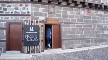 Erzurum'da Tarihi Konakta Necip Fazıl Şiirleri Okundu