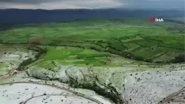 Gümüşgöze beldesi dolu yağışıyla beyaza büründü