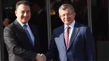 Kulisleri hareketlendiren iddia: DEVA Partisi ve Gelecek Partisi birleşiyor, Davutoğlu onursal başkan olacak