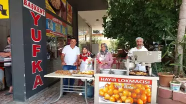 EYT emeklisi Murat Nehirtaş, ilk maaşını lokma tatlısı ikramıyla kutladı