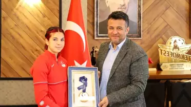 Çarşamba Belediyespor'un milli sporcusu Esra Bayrak Fransa'da madalya kazandı