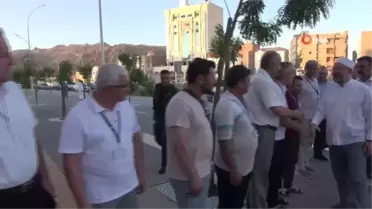 Diyanet İşleri Başkanı Erbaş, Medine'de Türk Hac İşleri Ofisi'ni ziyaret etti