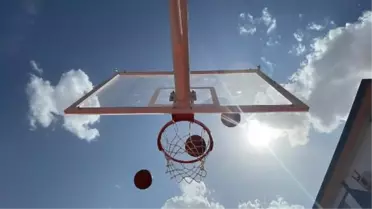 Şanlıurfa'da BİDEV Basketbol Projesi kapsamında okula basketbol sahası açıldı