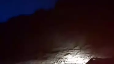 Turhal'da sağanak yağış 10 aracı mahsur bıraktı