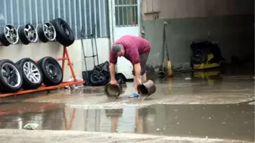 Tokat'ta Sağanak Yağış Ev ve İş Yerlerini Su Bastırdı