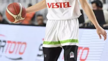 Manisa Büyükşehir Belediyespor, Berkay Sinirlioğlu'nun sözleşmesini uzattı