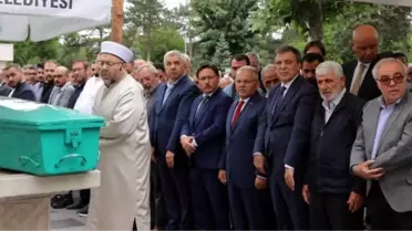 Abdullah Gül, amcasının eşi Yüksel Gül'ün cenazesine katıldı
