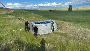 Erzurum'da Hafif Ticari Araç Devrildi: 6'sı Çocuk 9 Yaralı