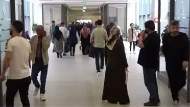 Gençlerde de yaygın olarak görülen 'katarakt' cerrahi operasyonla tedavi ediliyor
