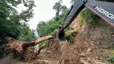 Ordu'da Heyelan Nedeniyle Ulaşım Sağlanamıyor