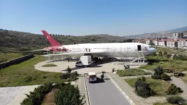 Çankırı'da Kütüphane Olarak Kullanılan Uçak Bakımdan Geçiriliyor