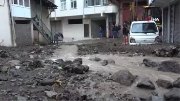 Giresun'da sel: Ev ve iş yerleri su altında kaldı, mahsur kalanlar tahliye edildi