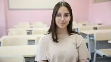 Kırklareli İmam Hatip Ortaokulu öğrencisi Betül Çolak LGS'de tam puan aldı
