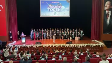 Niğde Ömer Halisdemir Üniversitesi Tıp Fakültesi'nden 38 öğrenci mezun oldu