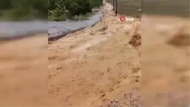 Niğde'de Baraj Borusu Patladı, Köyü Su Bastı