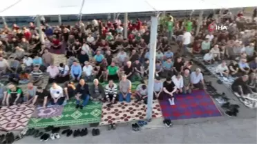 Sultanbeyli'de Bayramlaşma Kurban Alanında Yapıldı