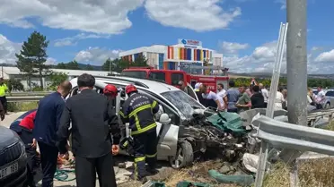 Amasya Merzifon'da Hafif Ticari Araç Kazası: 2'si Çocuk 5 Kişi Yaralandı